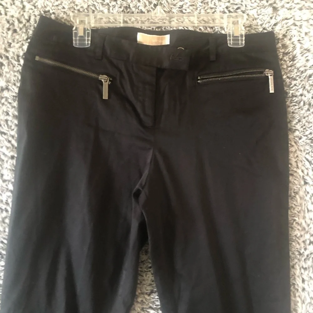 Beautiful Women’s MK Black Crops Size 8 in Excellent Used Condition